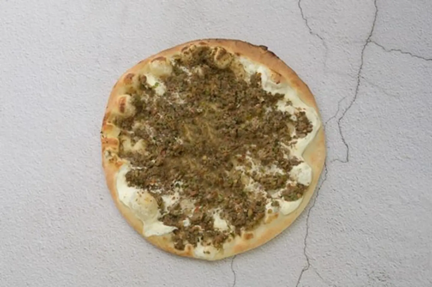 لحم باللبنة - بالخبز البر