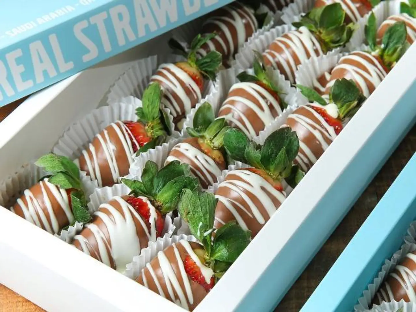 Chocolate With Strawberries - Small