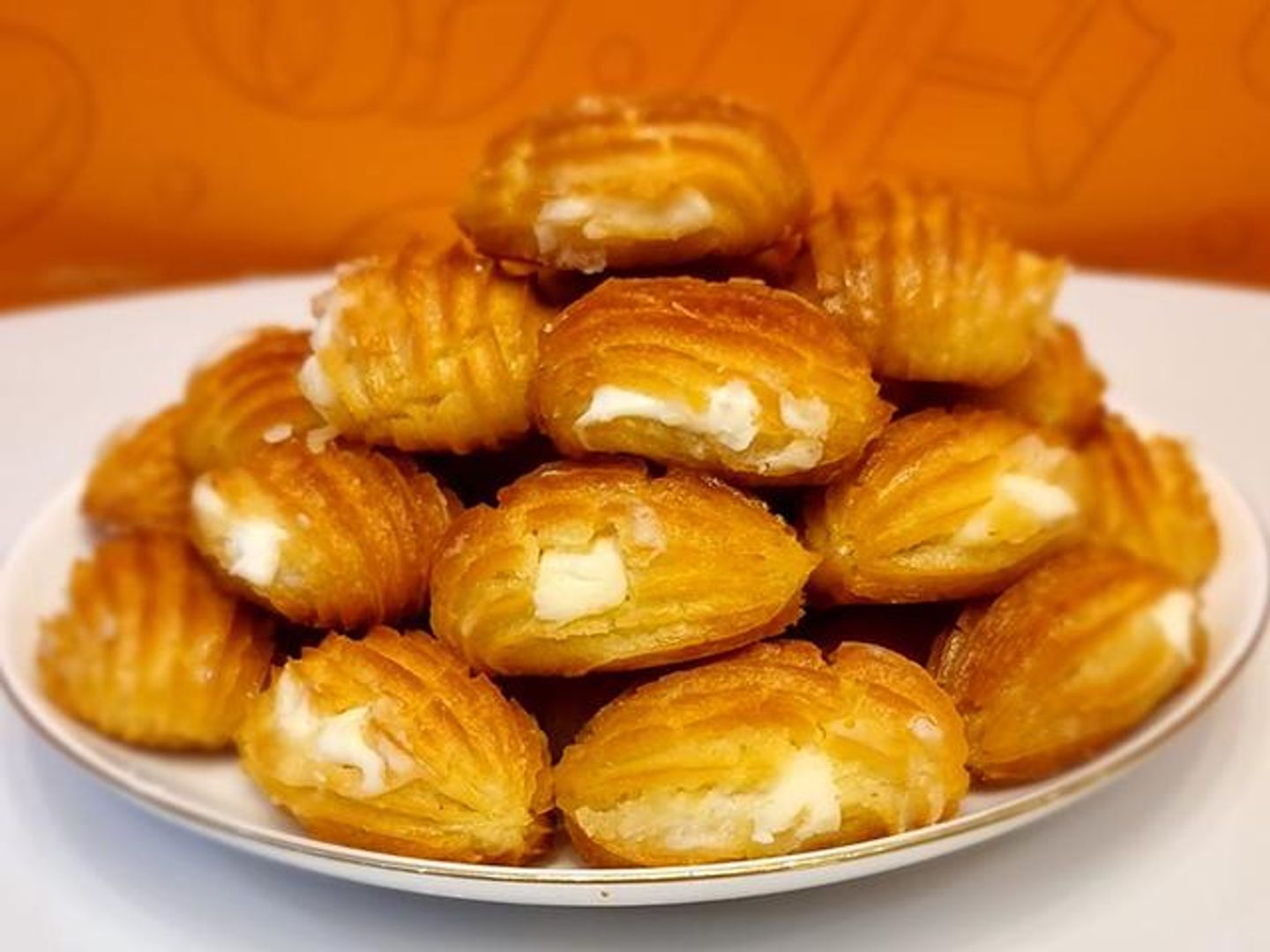 بلح بالقشطة - نص كيلو