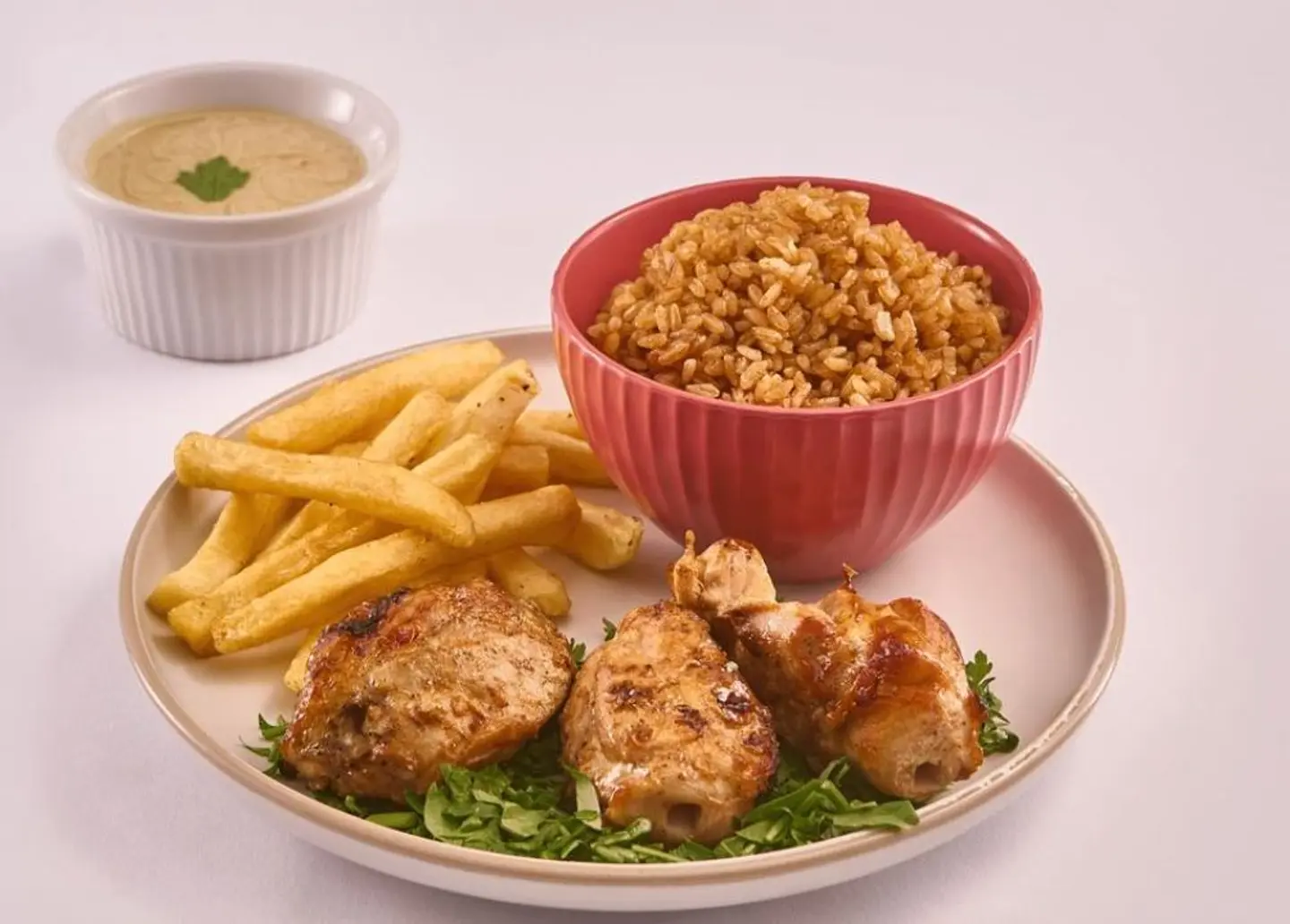 فرخة شيش مع سلطة وطحينة - نص