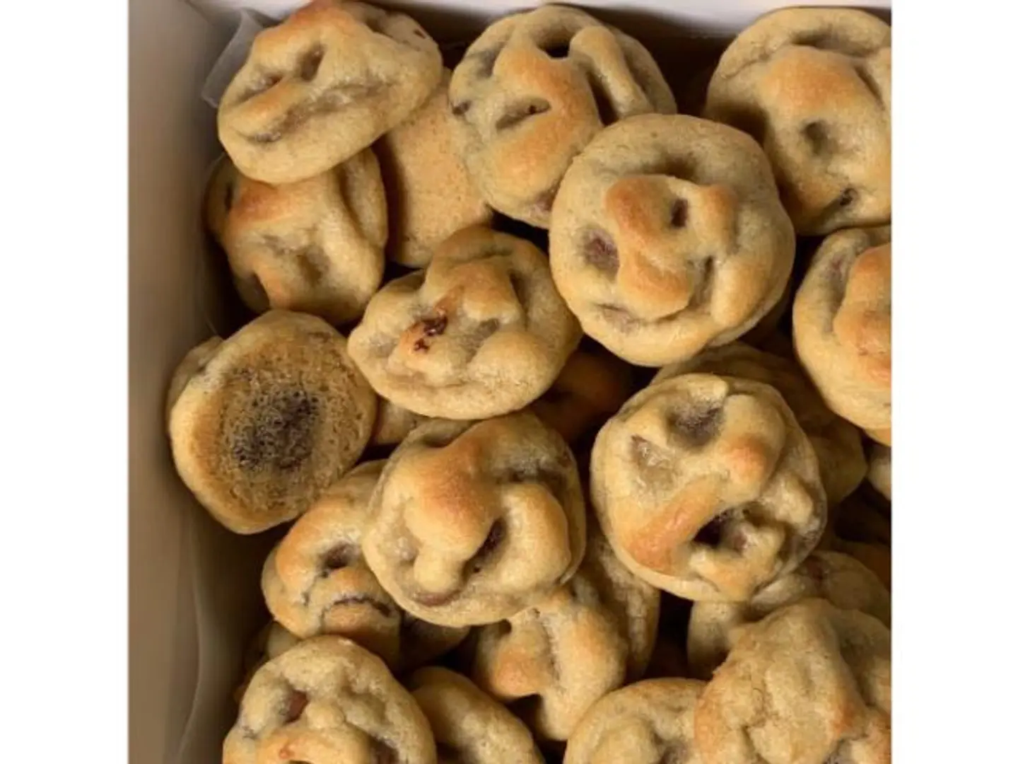 حبات البايتس مع الصوص الخاص - حبات بايتس مع صوص خارجي او مرشوش