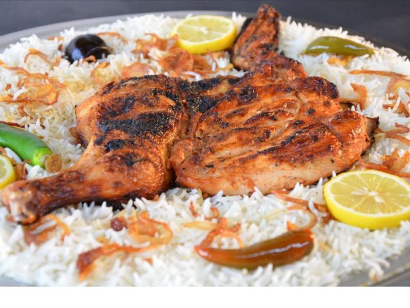 دجاج على الفحم مع الأرز - نصف حبة دجاج