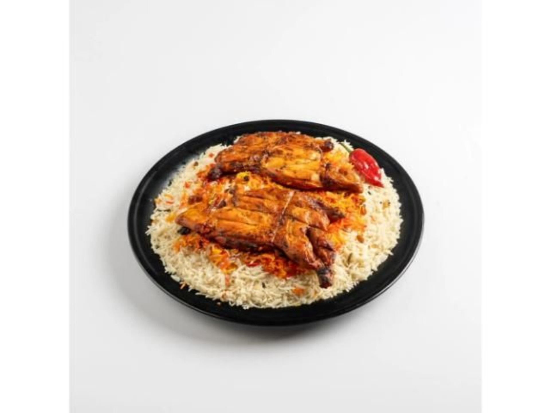 دجاج على فحم مع رز بخاري - نص حبة دجاج