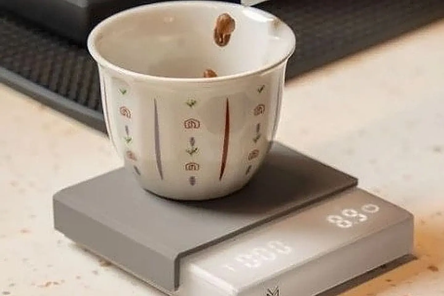 ميزان قهوة ميني من موڤنا اسود - اسود