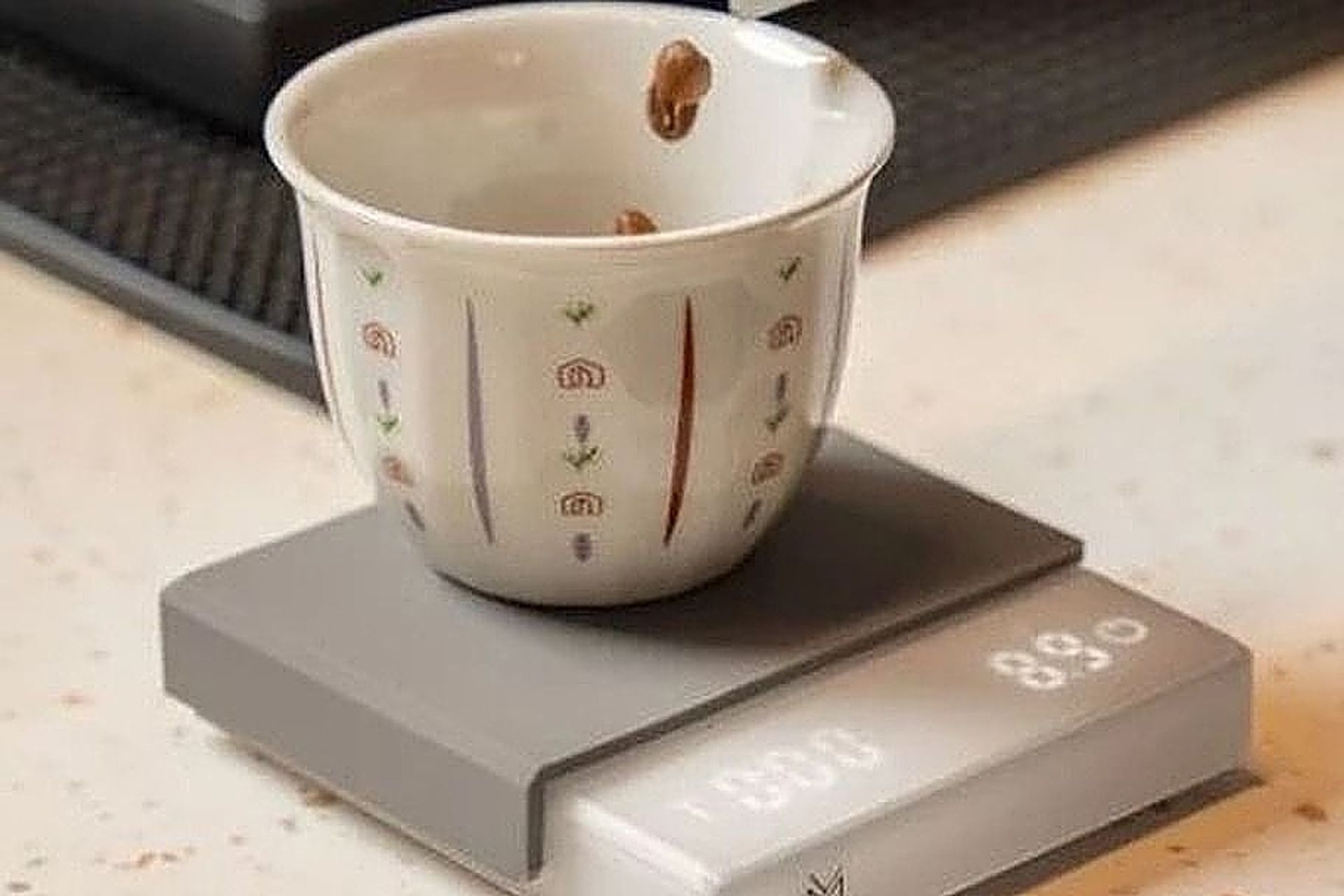 ميزان قهوة ميني من موڤنا اسود - اسود