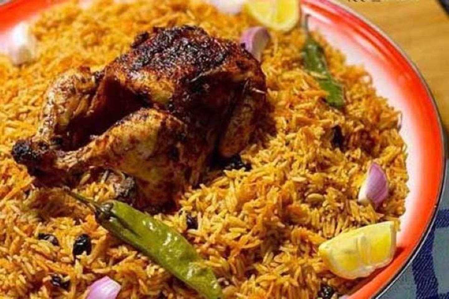 دجاج مقلي مع الأرز - نص حبة دجاج