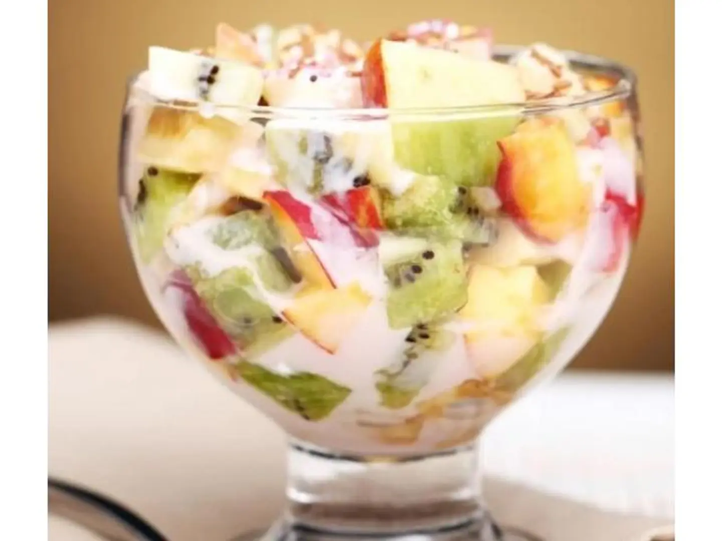 سلطة مع كريمة - صغير