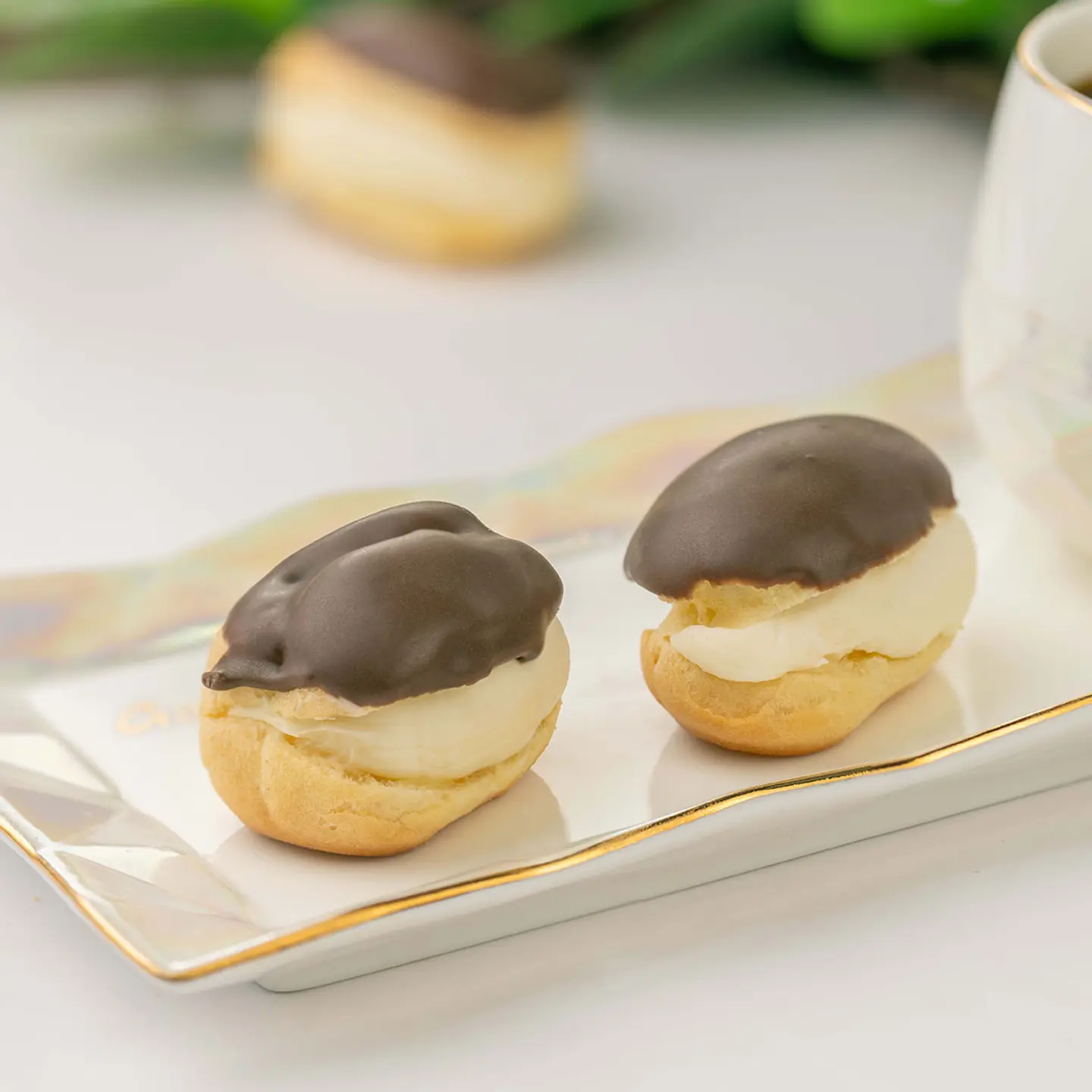 Éclair - 12 Pieces