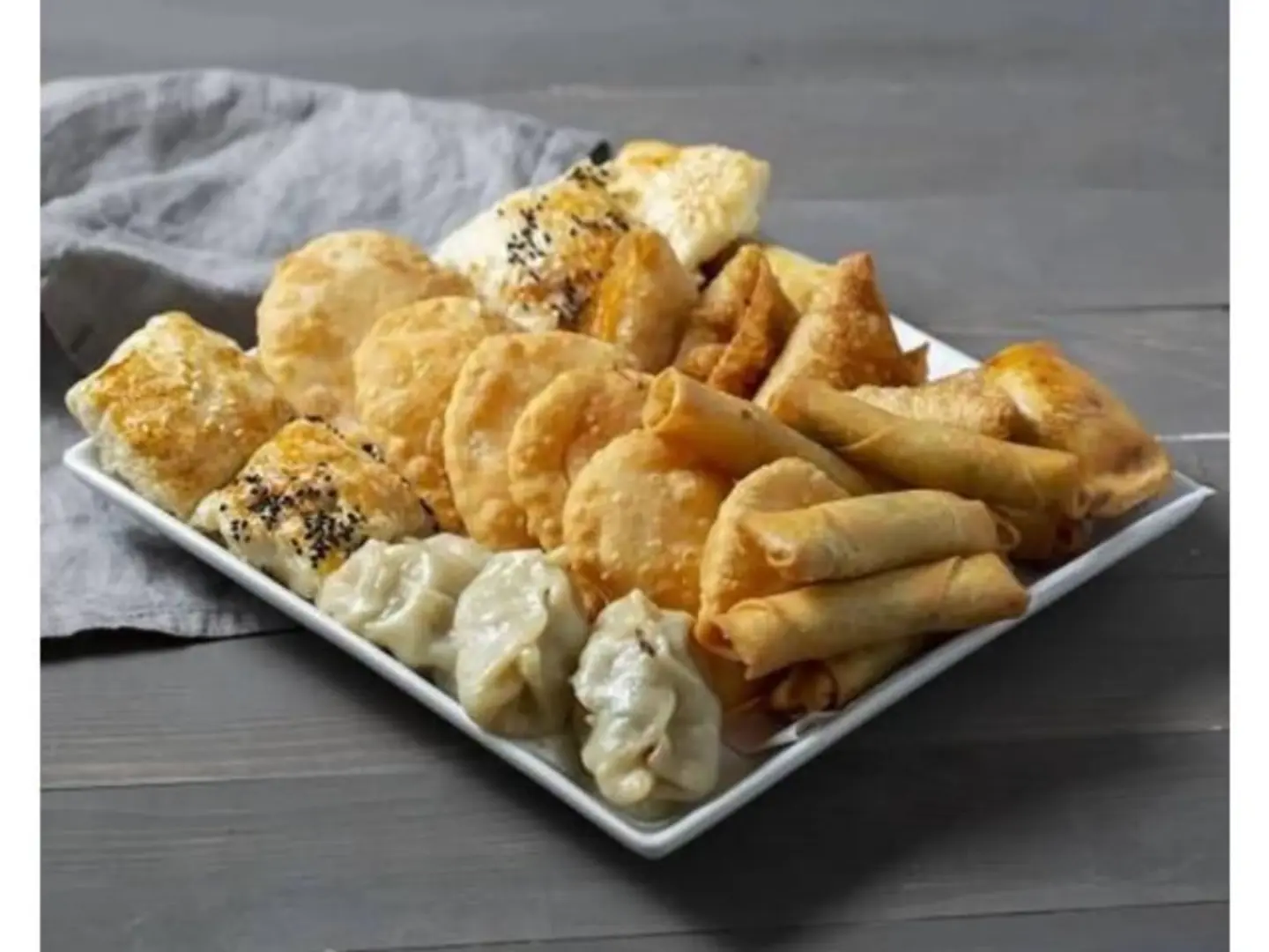 Hejazi Mixed Platter - Small 20 Pieces