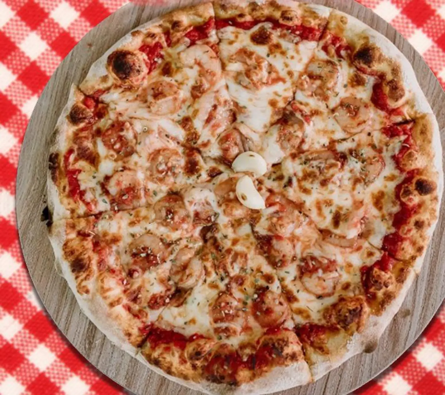 بيتزا اجبان مشكلة - وسط