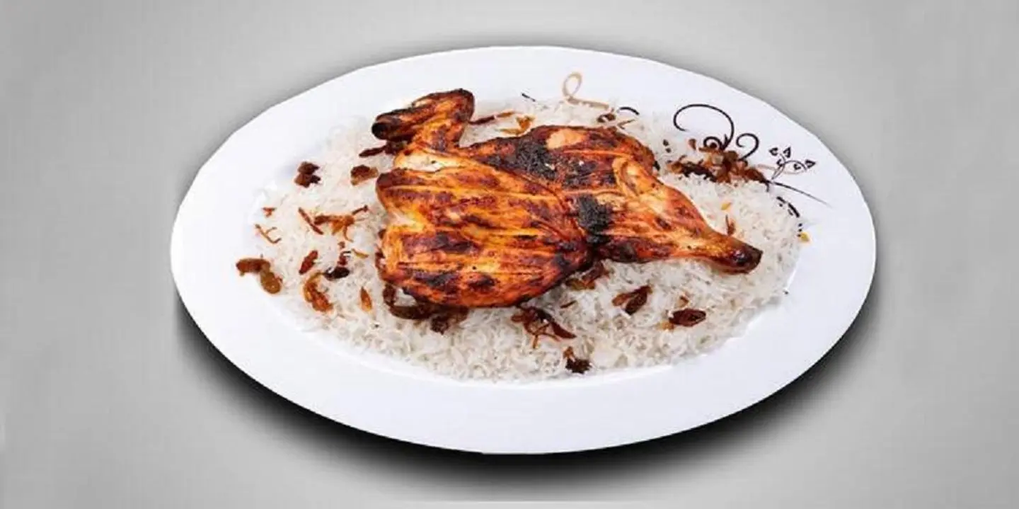 دجاج علي الفحم مع ارز - نص دجاجة