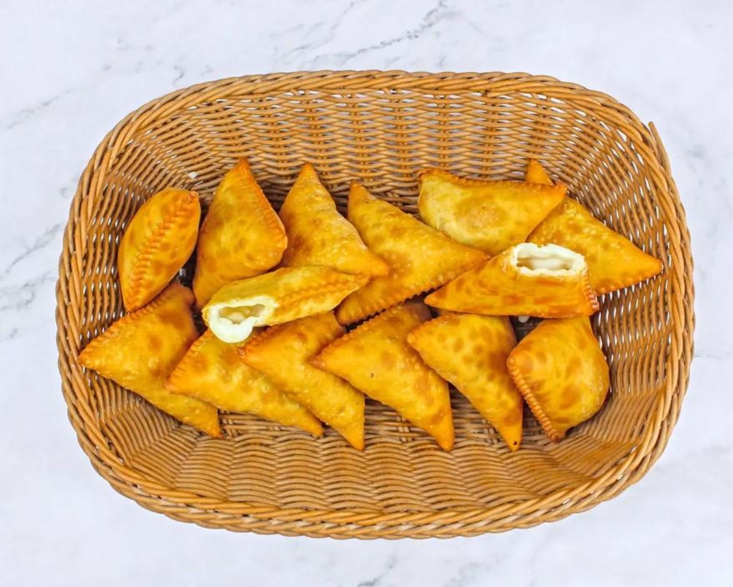 Puff With Creamy Cheese - 10 Pieces
