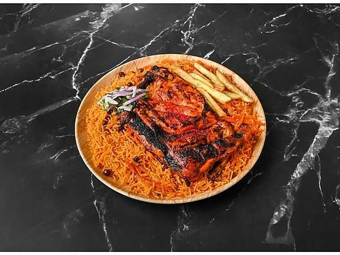 دجاج على الفحم مع ارز - نص دجاجة