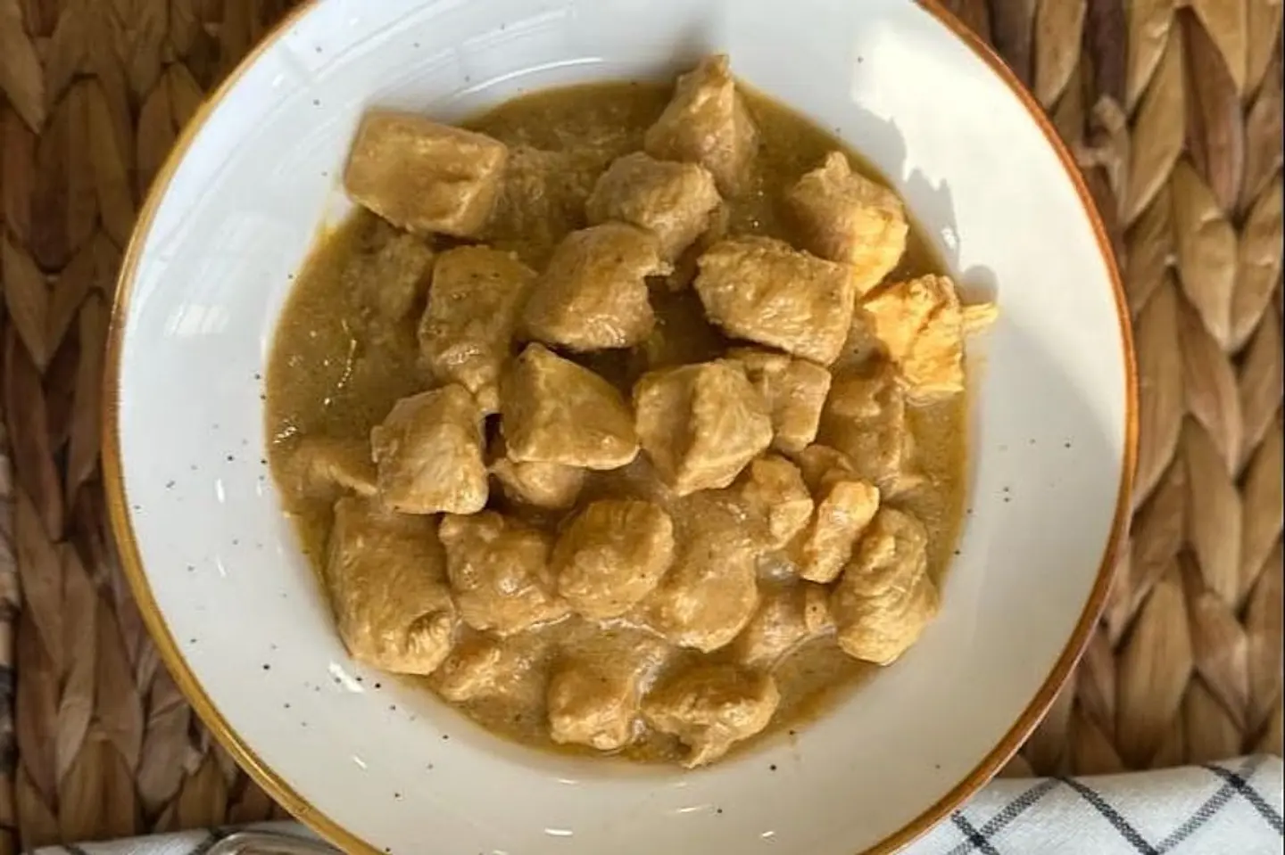 دجاج بزبدة الفول السوداني - 150 جرام