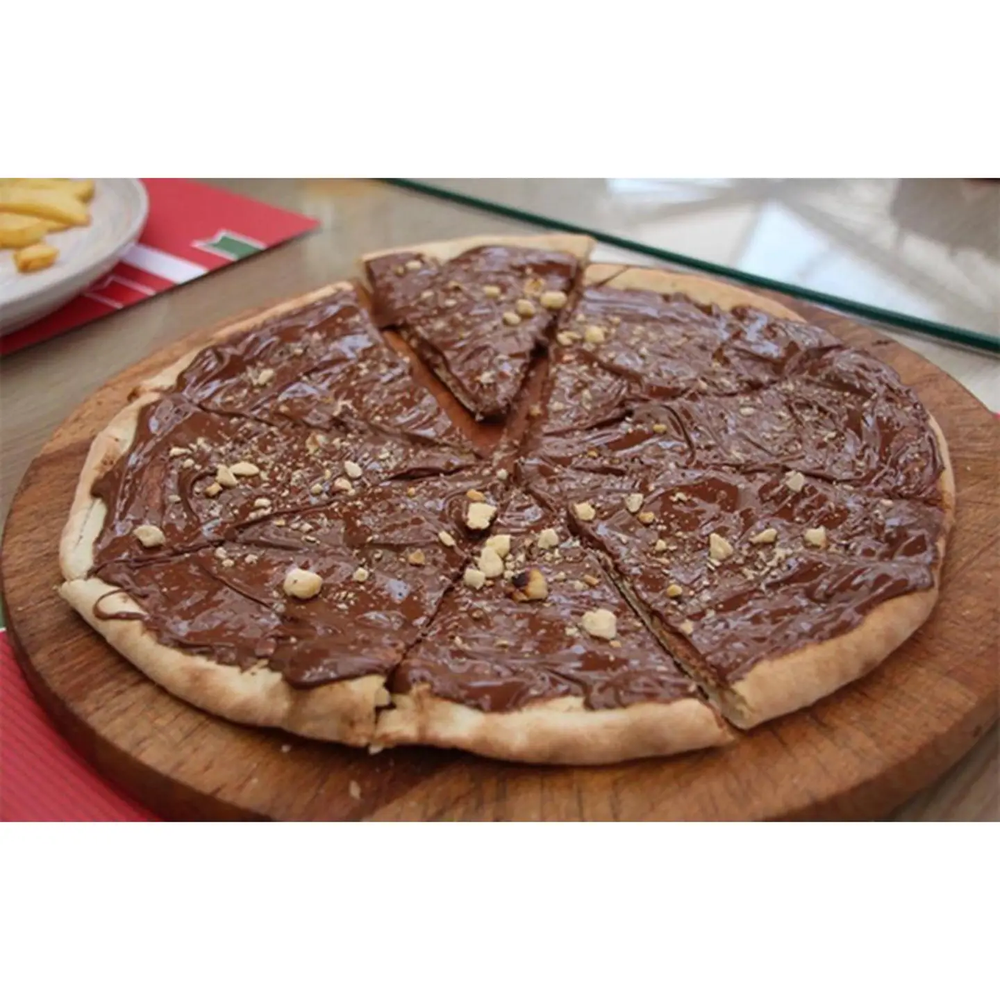 بيتزا نوتيلا - صغير