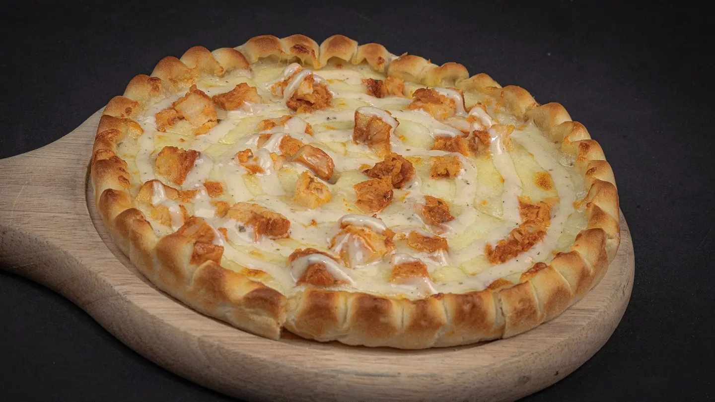 بيتزا بقطع الدجاج - صغير