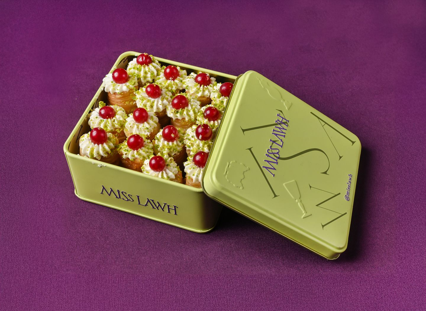 Raspberry Cream Box - Large