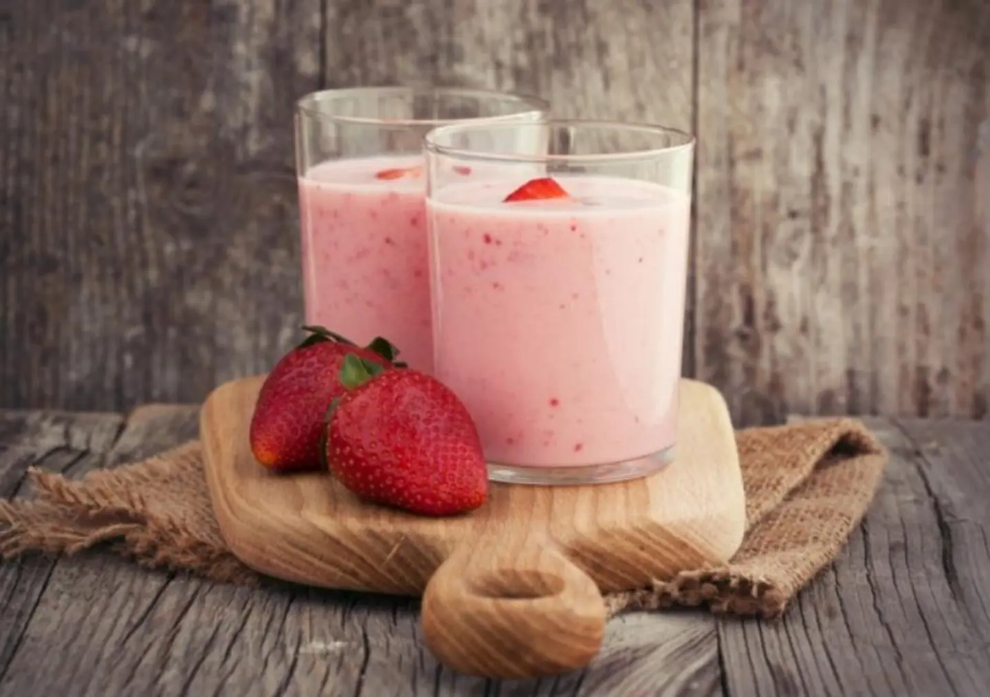 فراولة بالحليب - صغير