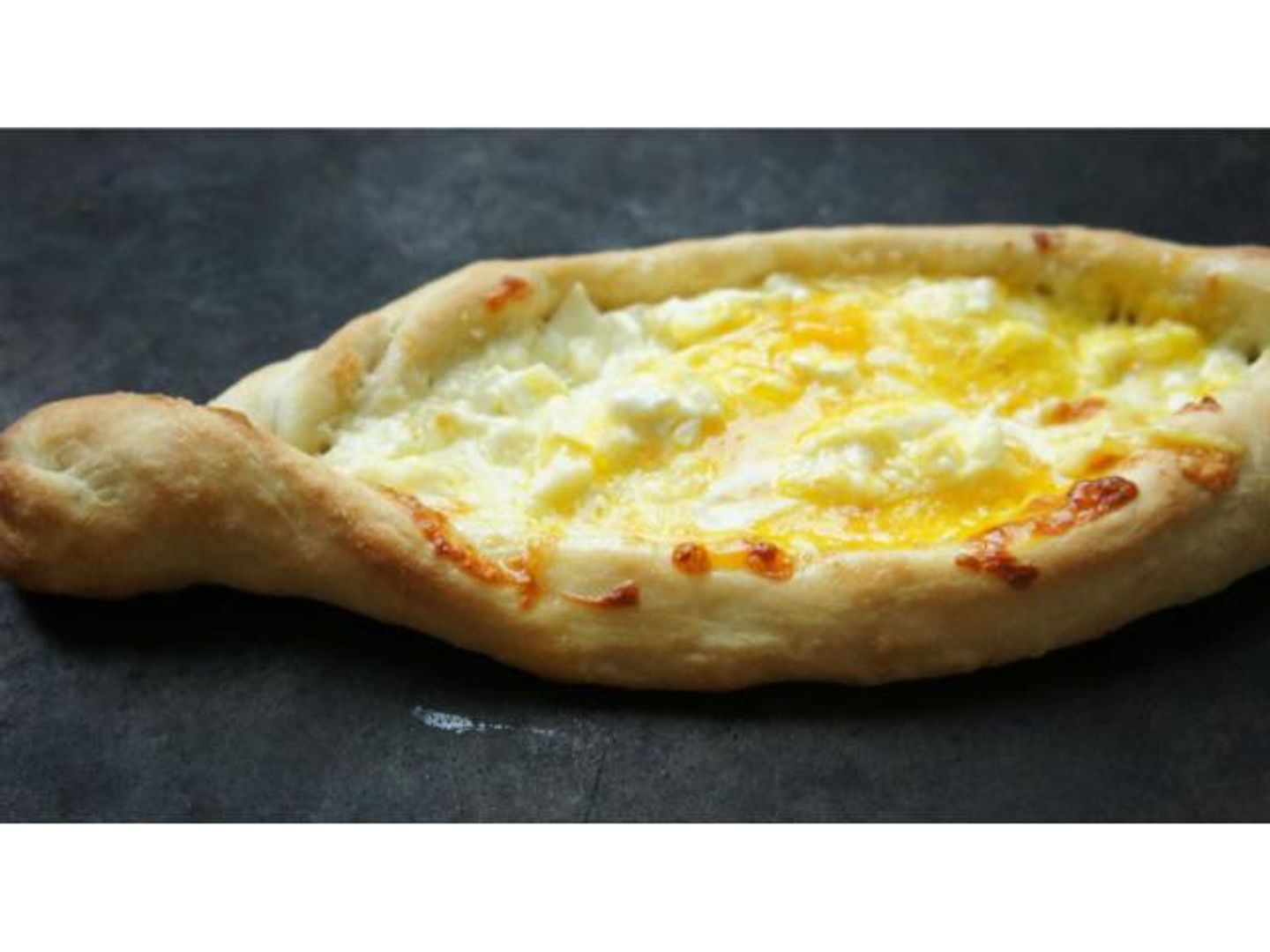 فطيرة الجبن والموزريلا - صغير