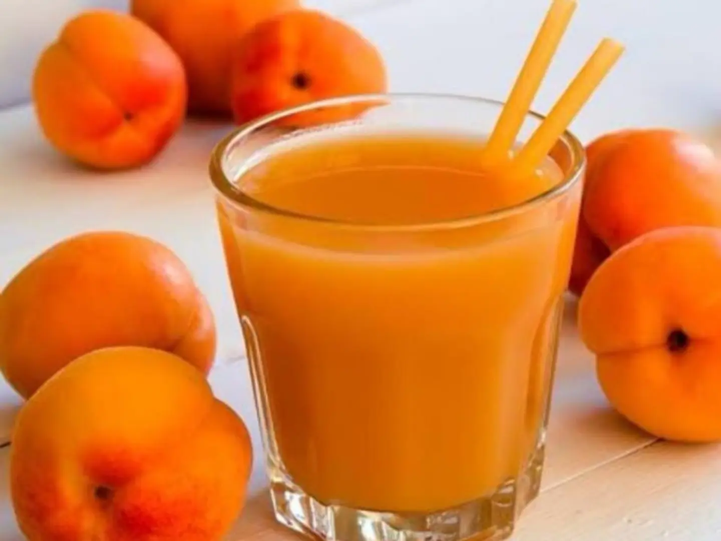 عصير مشمش - كبير