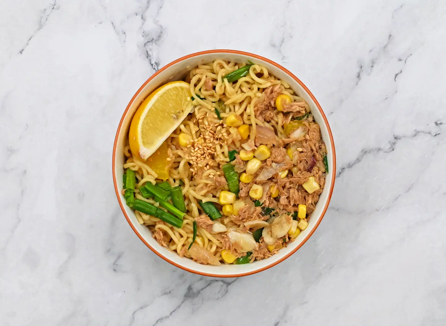 اندومي تونة - صغير