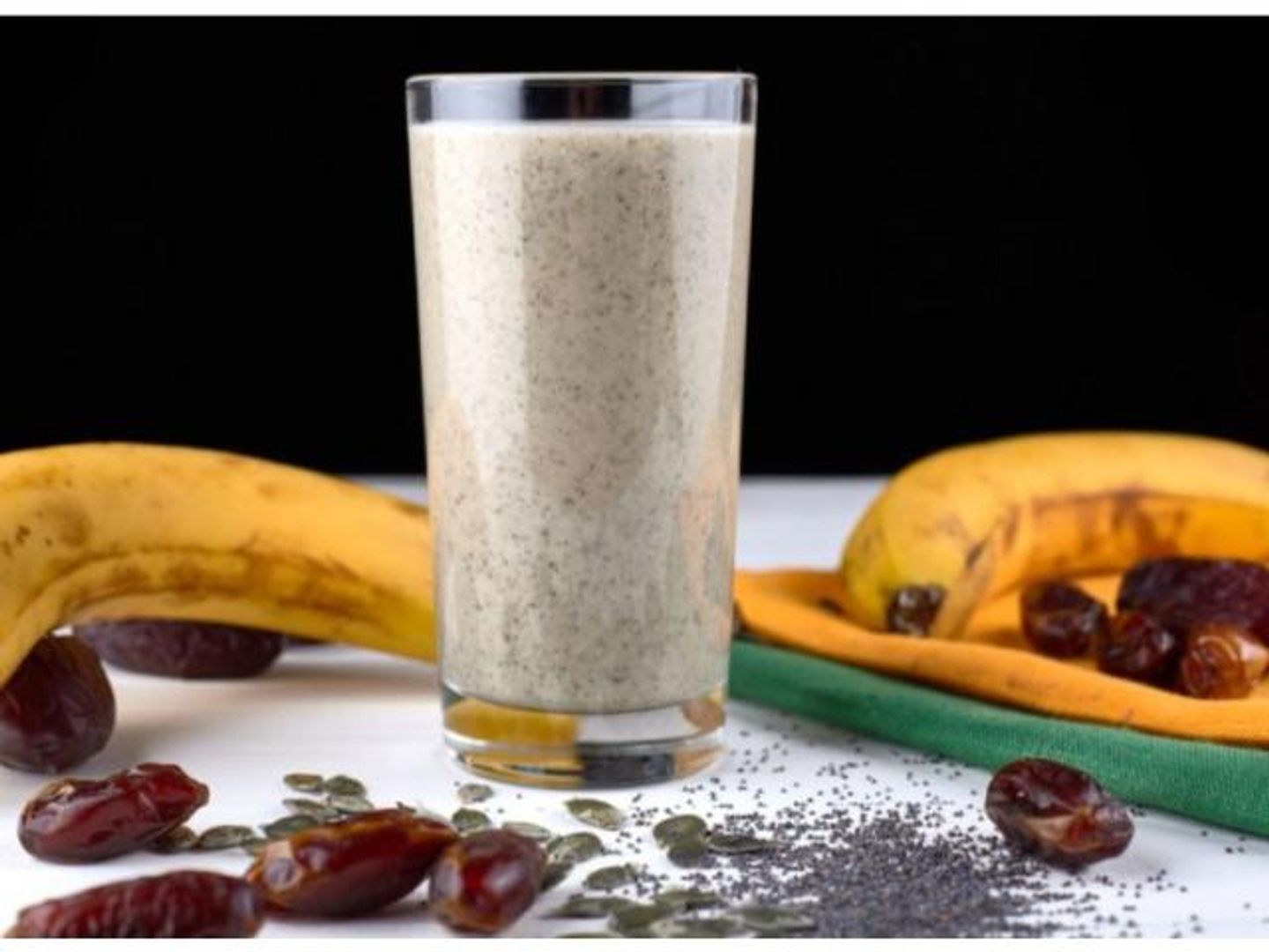 Banana With Milk And Dates - Medium