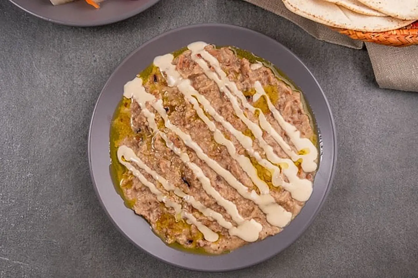 فول زيت حار - ساندويتش
