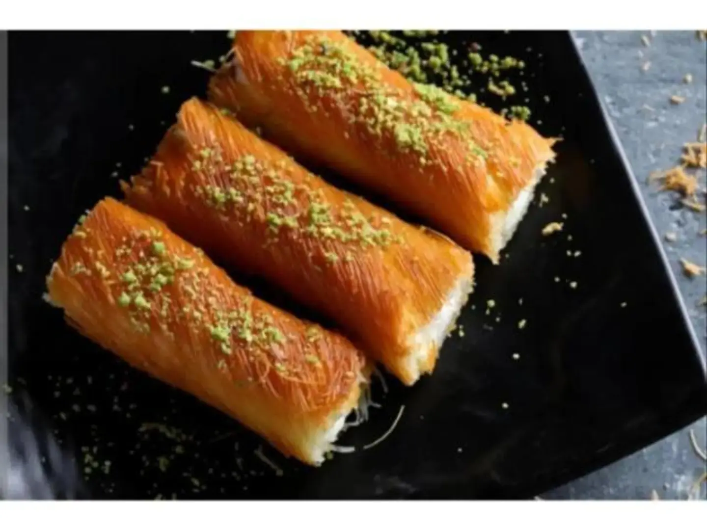 Mabroumeh With Creamy Kiri Cheese - Large