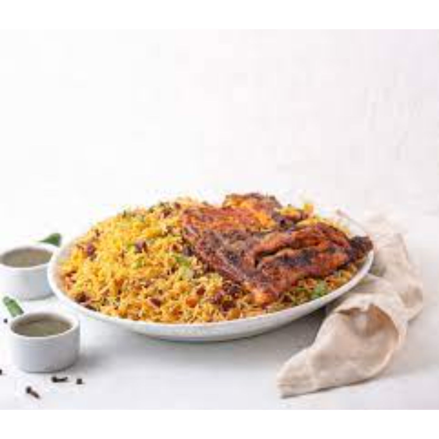 دجاج على الفحم مع أرز مندي - ربع دجاجة