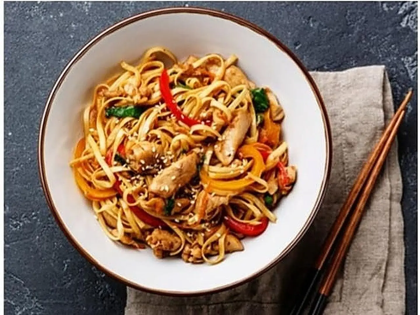 Chinese Chicken Noodles With Vegetables - 150 Grams