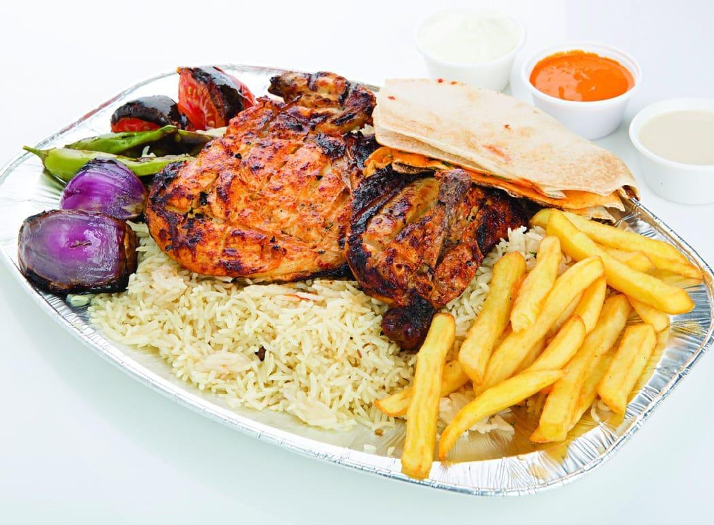 دجاج على الفحم مع أرز - نص دجاجة