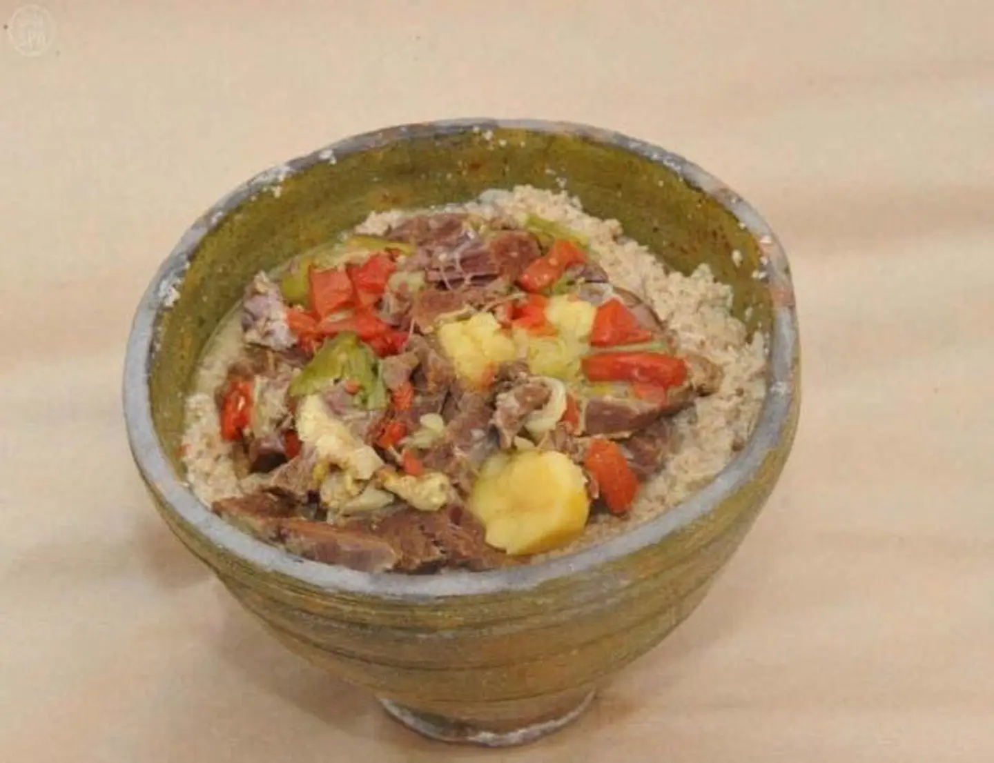 خمير مفتوت أبيض - كبير