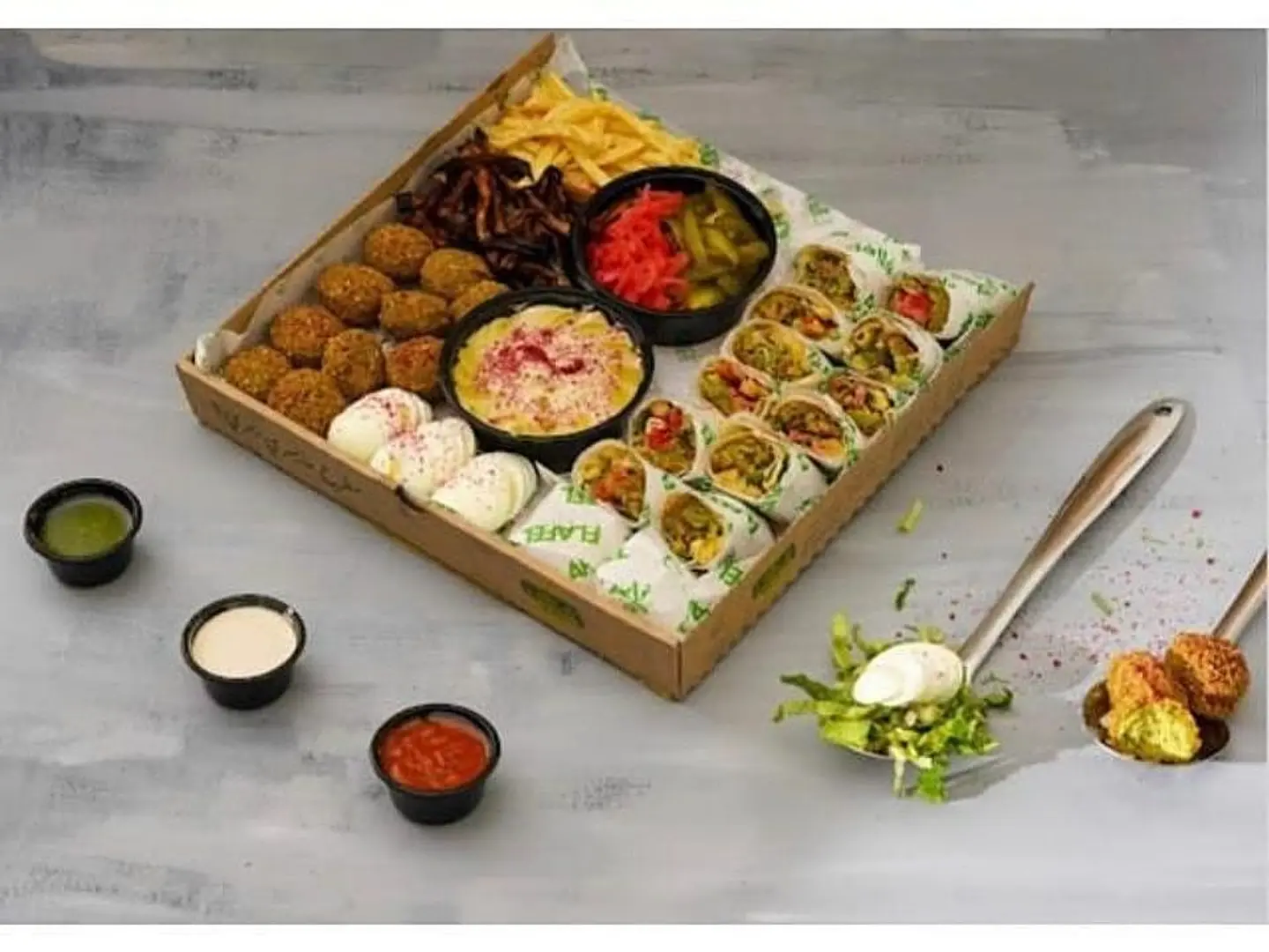 Al Filla Box - 10 Saj Pieces And 10 Falafel Bites