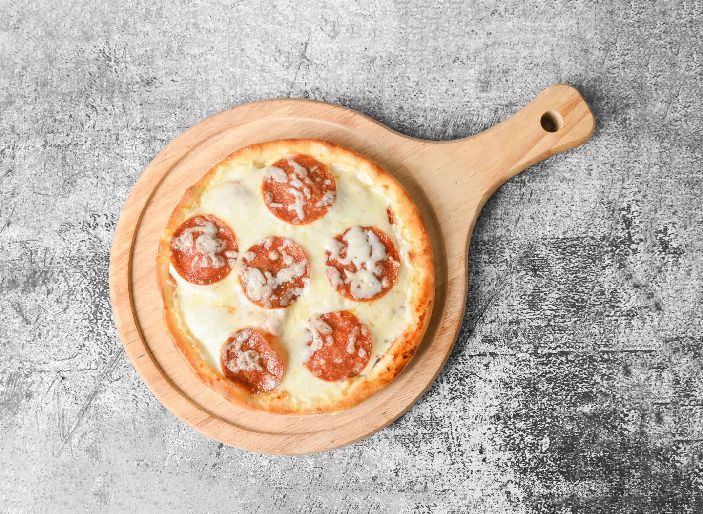 بيتزا بيبروني - صغير