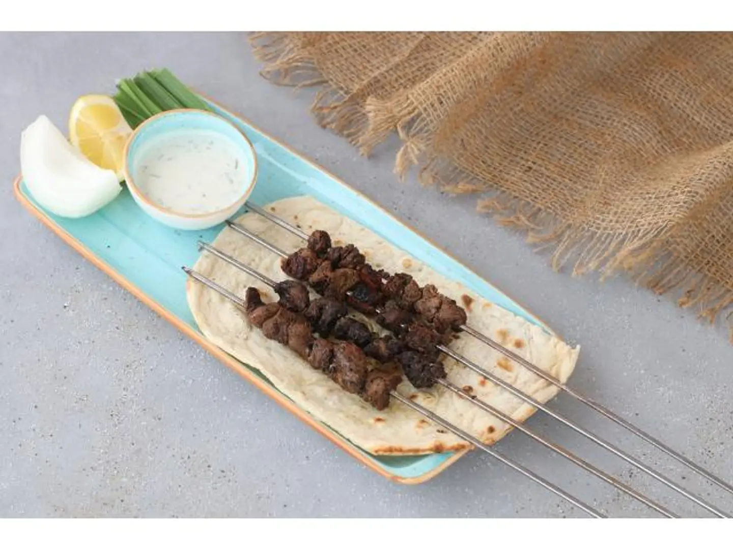 تكا لحم - سيخ