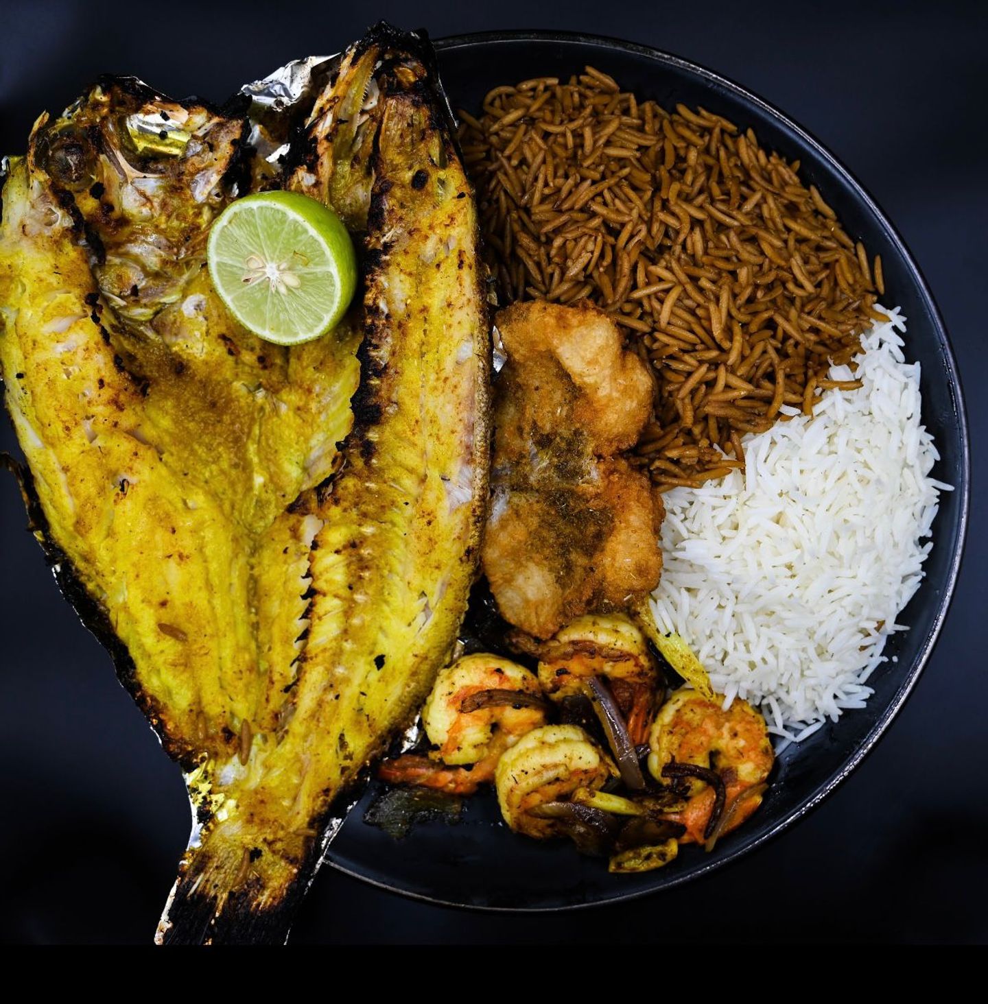 وجبة سمك مشوي مشكل - رز ابيض