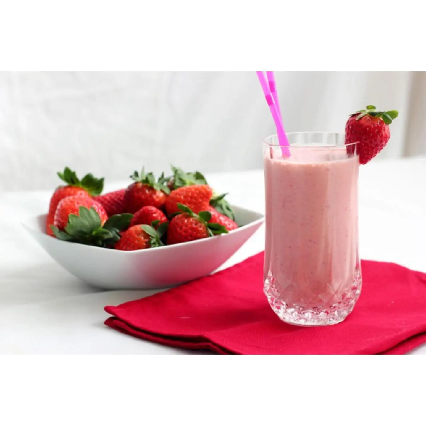 Strawberry Milkshake - Medium