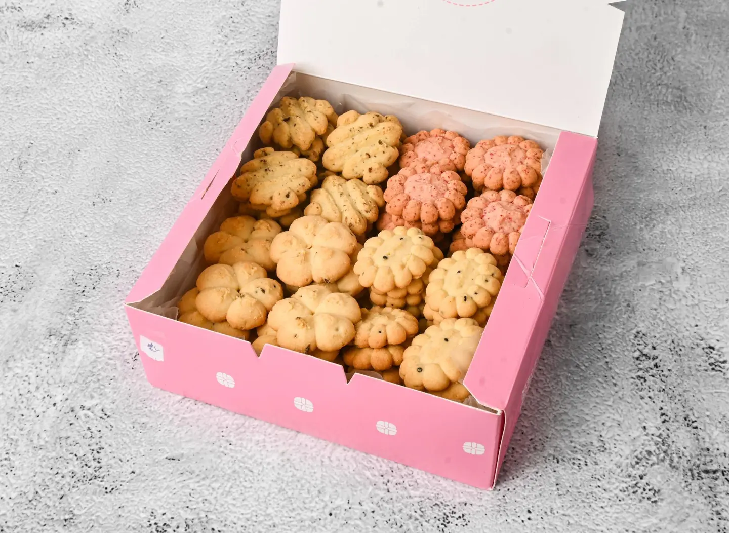 Salty Petit Four With Black Seed -  Quarter Of Kilo Box