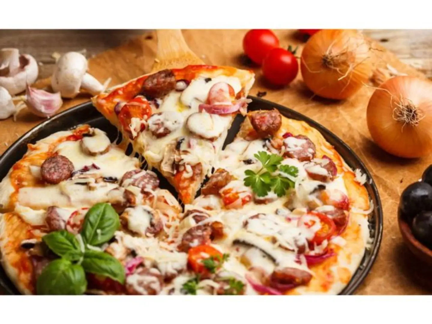 بيتزا هوت دوغ مع خضار - صغير