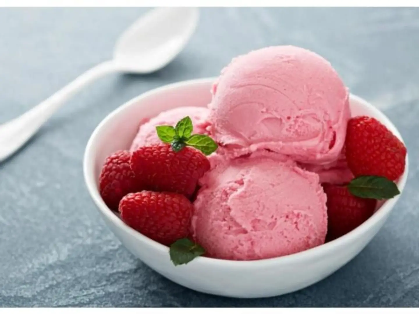 Strawberry Ice Cream - Middle
