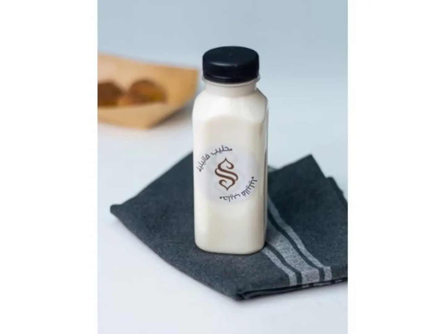 حليب الفانيليا المثلج - كبير