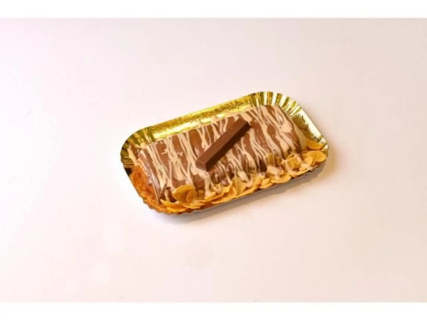 Cream And Kit Kat Kunafa - Large