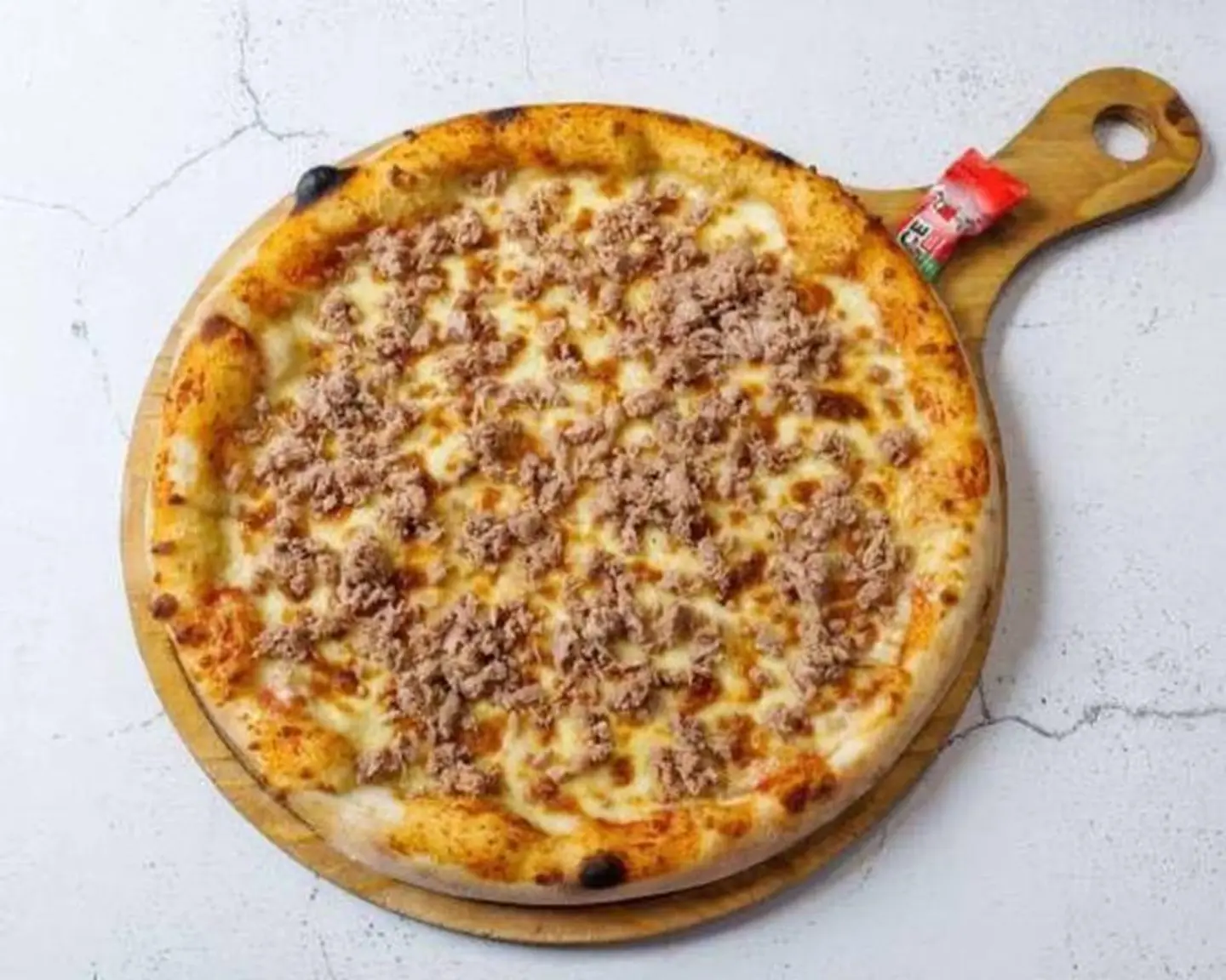 بيتزا اطراف لحم - كبير