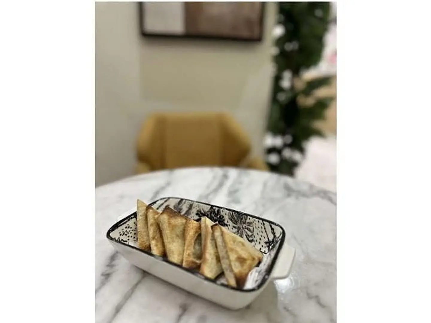 Mixed Samosas With Cheese, Vegetable Pizza, Chicken, And Meat - 12 Pieces