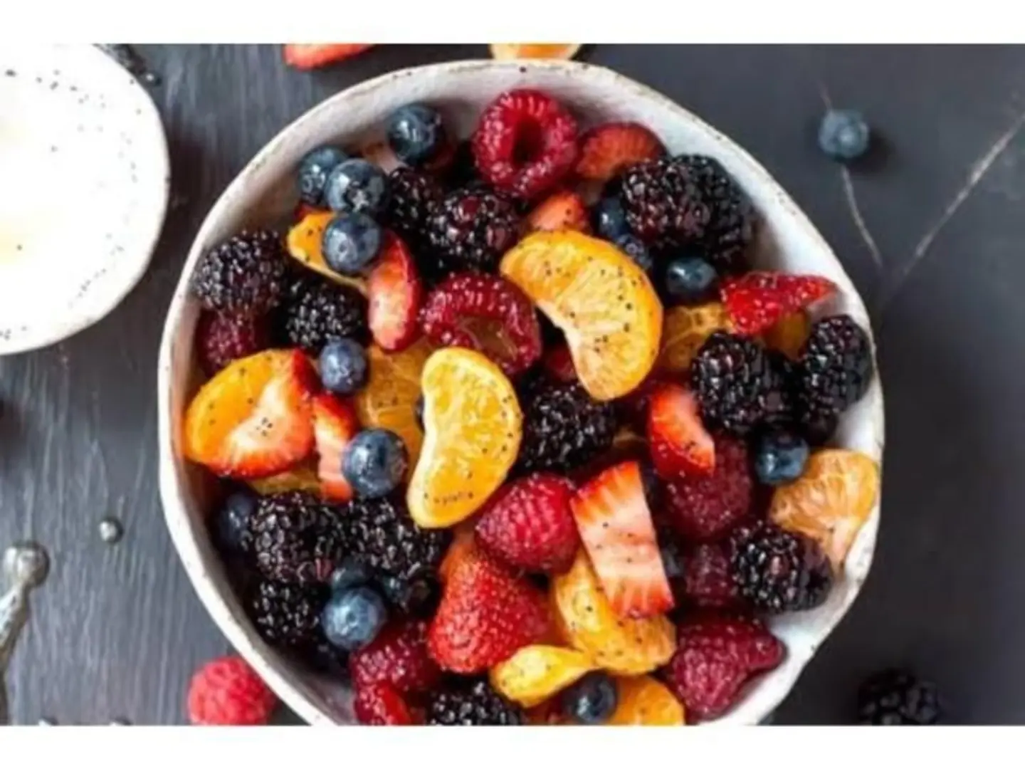 Happy Berry Salad - Medium