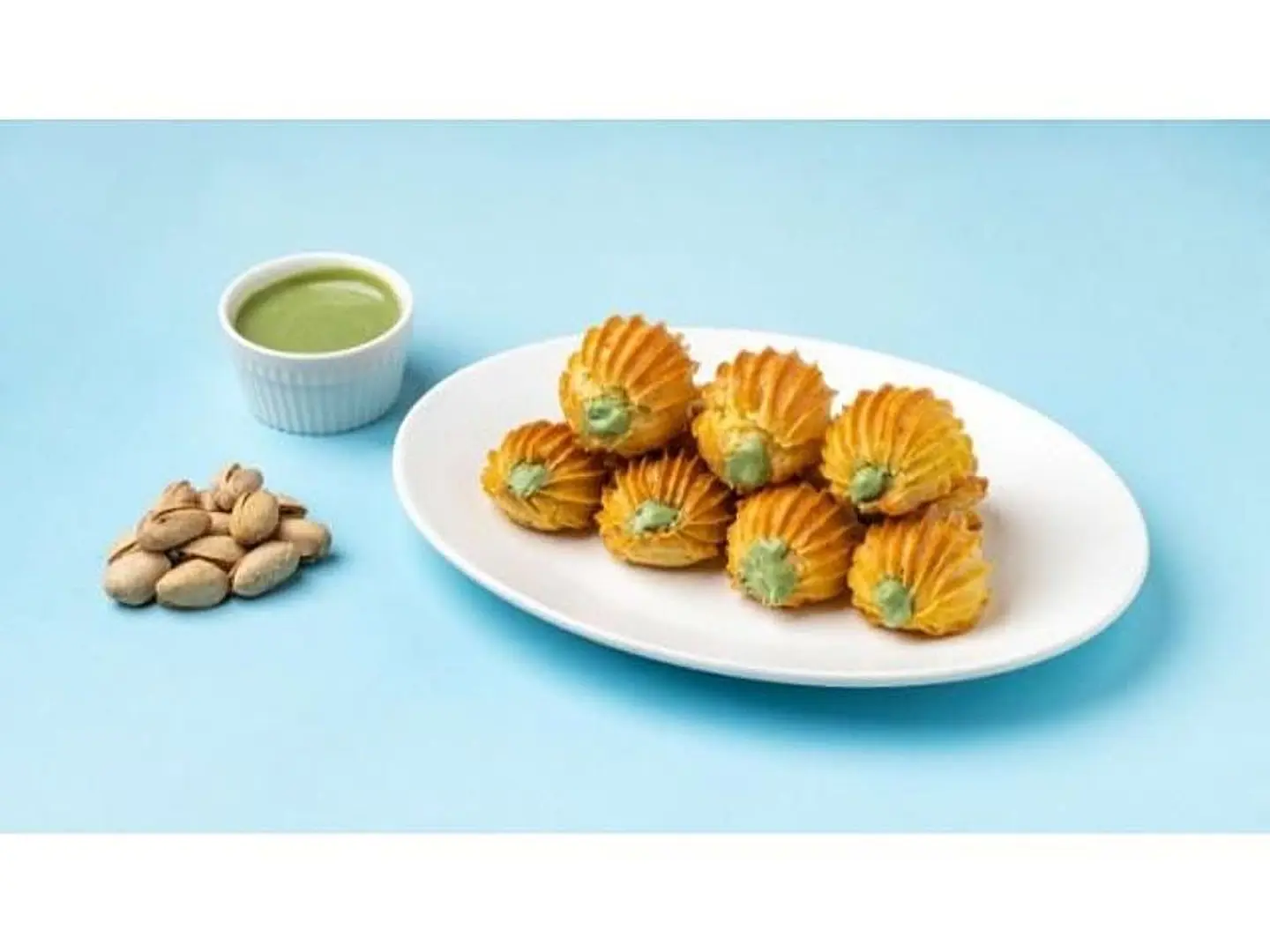 Box Of Grilled Dates With Pistachio - Small 10 Pieces