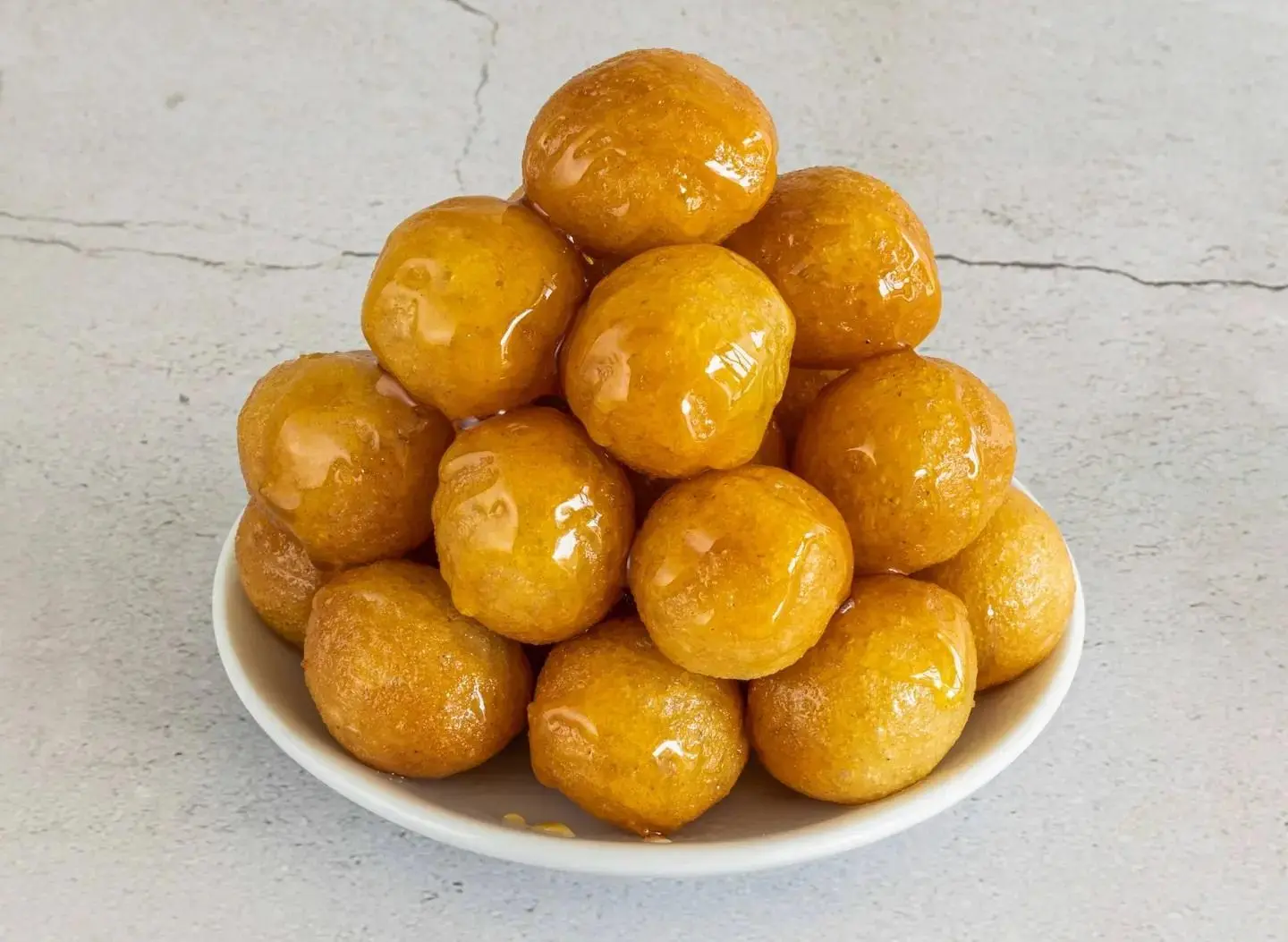 Luqaimat With Salted Caramel - Small