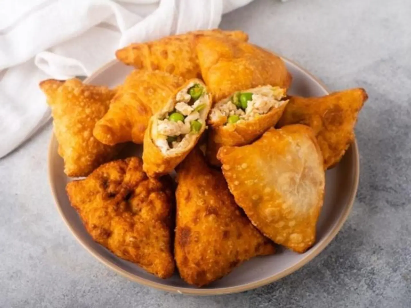 Chicken Samosa - 6 Pieces