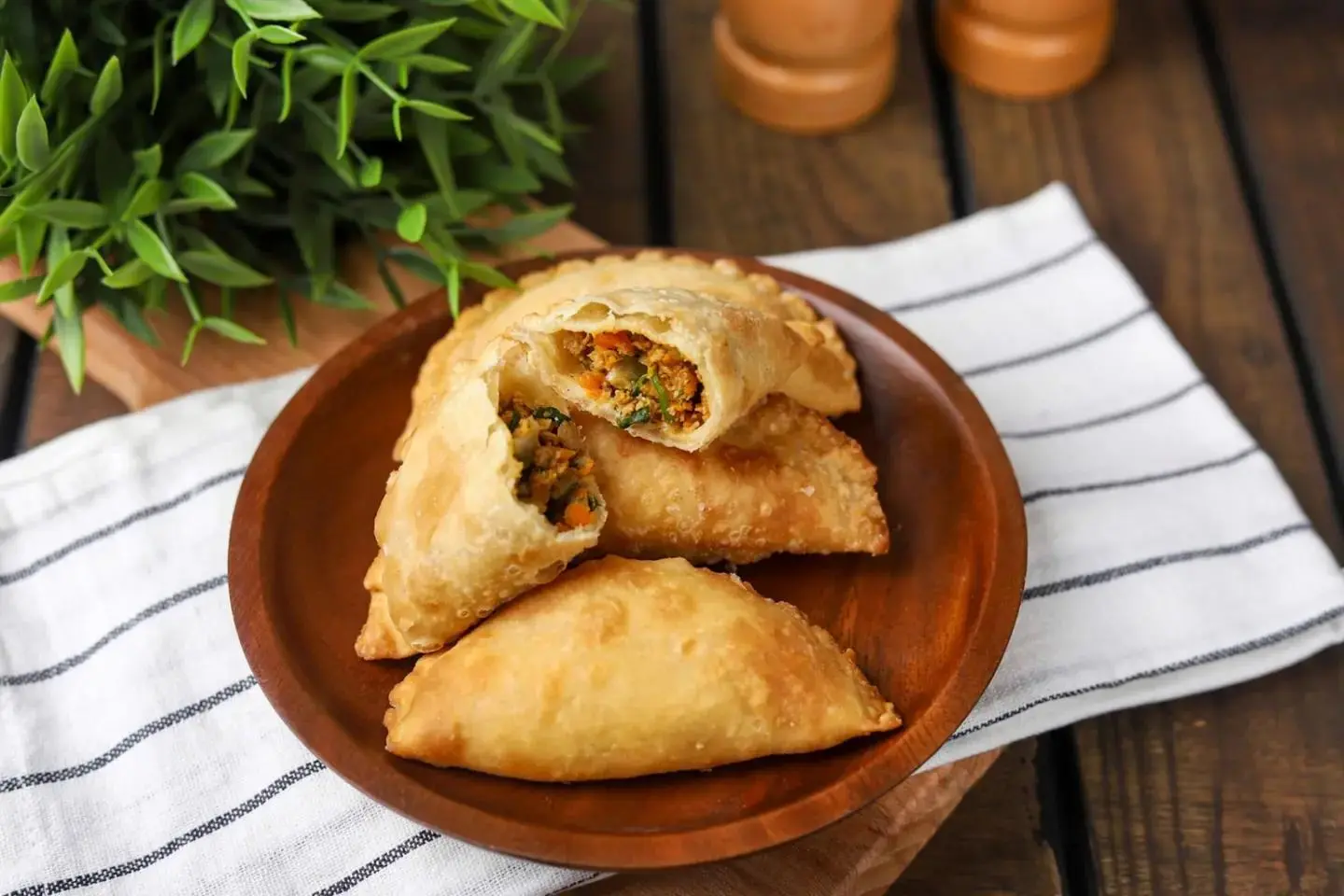 Vegetable Puff Pastry - 8 Pieces