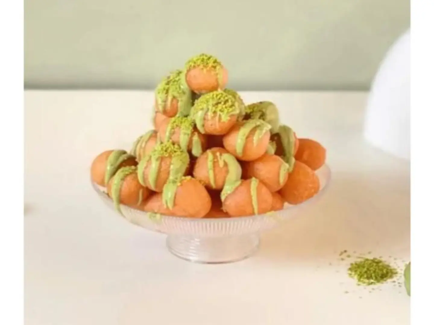 لقيمات بالبستاشيو - صغير